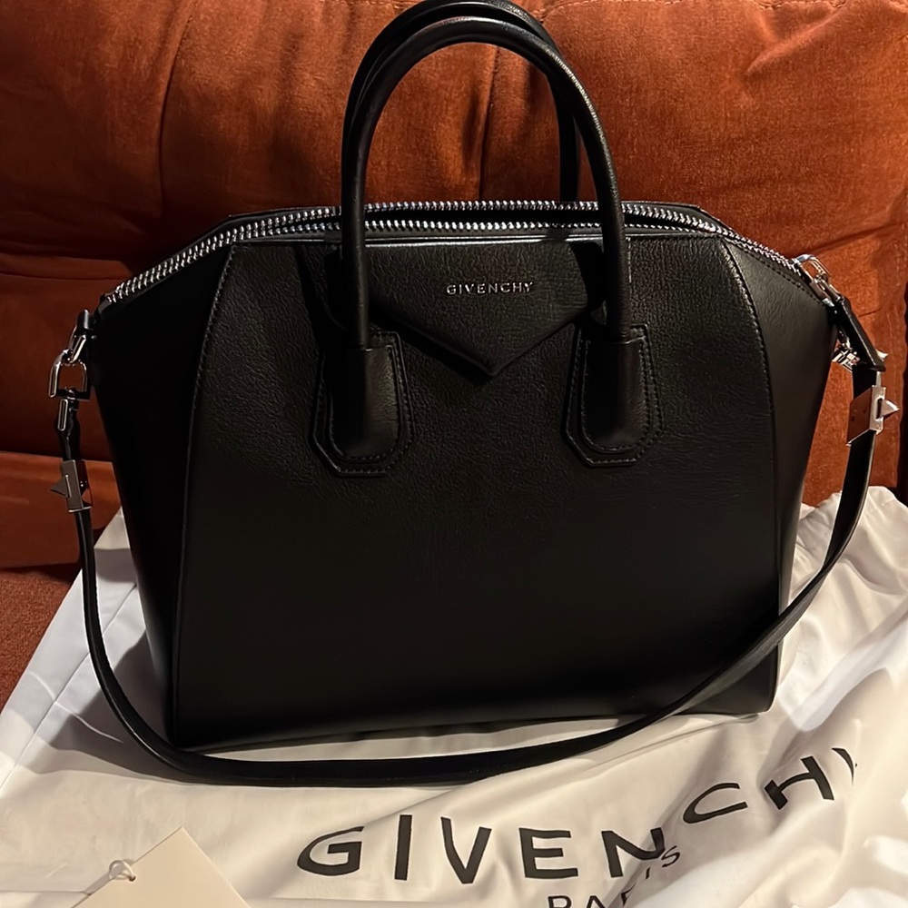 Givenchy Antigona Medium